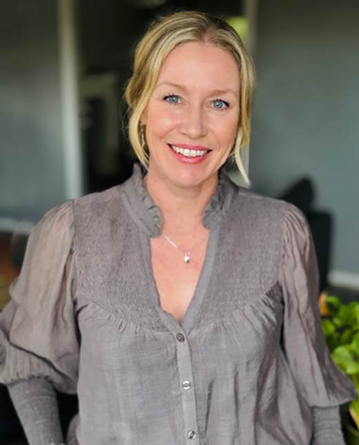 Laura Barnes - Registered Clinical Counsellor with BCACC (RCC #12514) and Registered Art Therapist with Canadian Art Therapy Association (CATA)